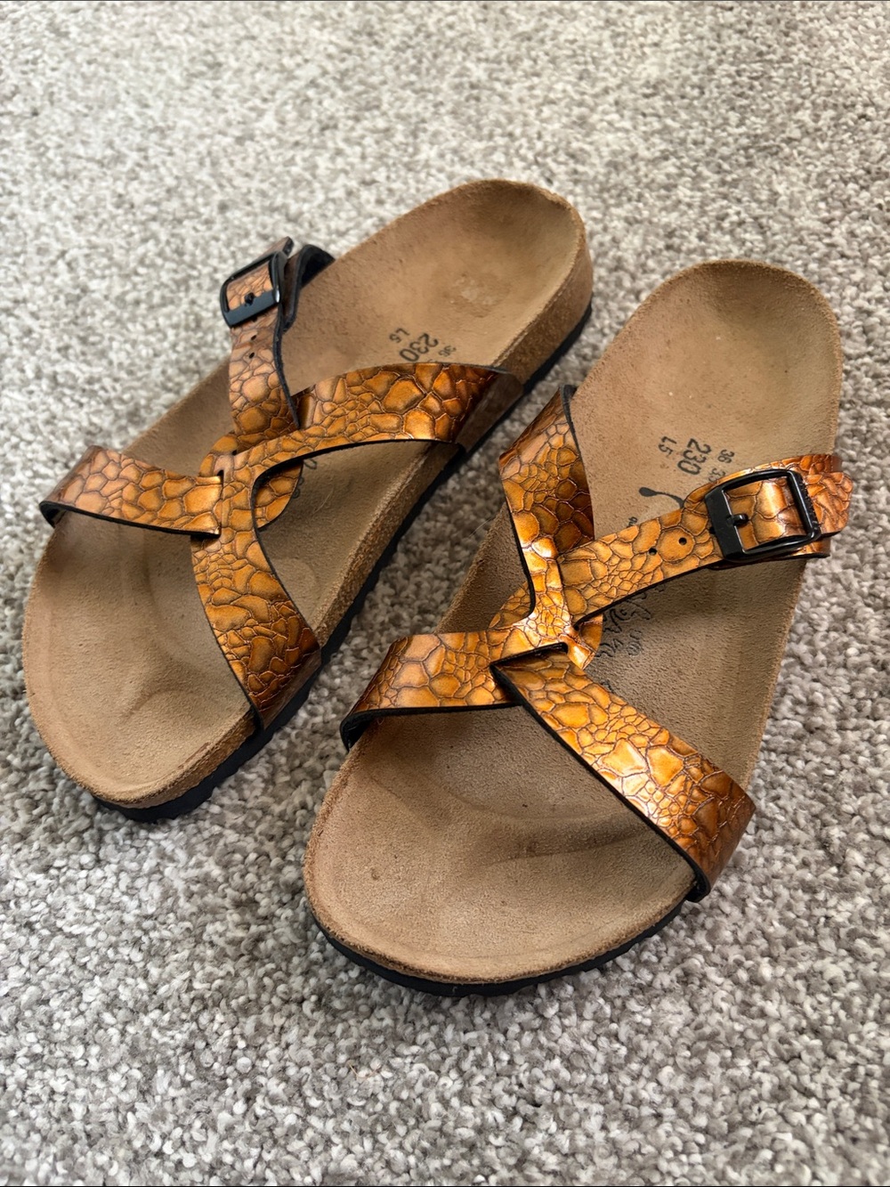 BIRKI’S by Birkenstock Metallic Copper Cracked-Texture Slide Sandals Sz 36